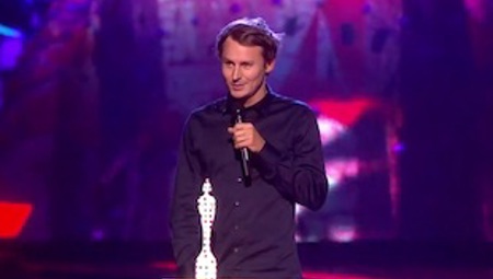 Ben Howard accepts award for 2013 British Breakthrough
