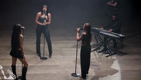 FLO perform at the 2023 BRITs Rising Star Sessions