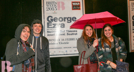 Ezra_Fans_Rain_16639