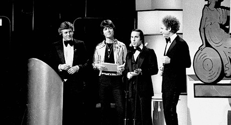 Simon & Garfunkel, Cliff Richard, Michael Aspel, Paul Simon, BRITS 1977