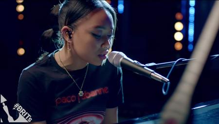 Griff – Black Hole (BRITs 2021 Rising Star Session at Abbey Road) 0-38 screenshot_id18935_