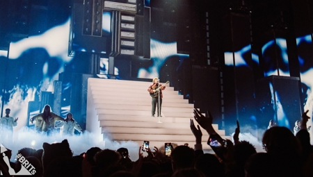 Lewis Capaldi performs 'Forget Me'.