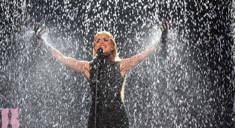 Paloma Faith live at The BRIT Awards 2015 (1)