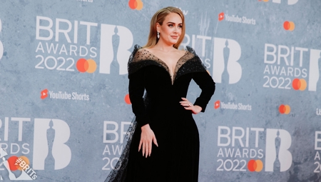 Adele (1)
