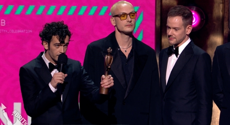 The 1975 Receiving the Award for Best Alternative/Rock Artist