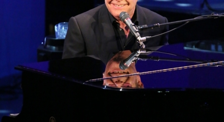 Elton John performing at BRITs Icon Award Show (4)