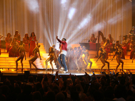 Kanye_Performing_43_16349