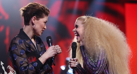 Emma Willis on stage with Paloma Faith at The BRIT<span class='lowercase'>s</span> 2018 Nominations Show