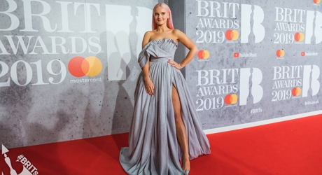 Grace Chatto on The BRIT<span class='lowercase'>s</span> 2019 Red Carpet