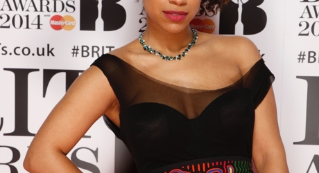 Lianne La Havas On The Red Carpet | BRITs 2014