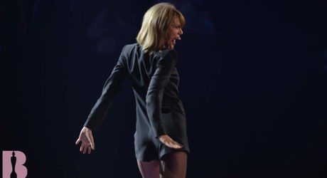 Taylor Swift live at The BRIT Awards 2015 (9)