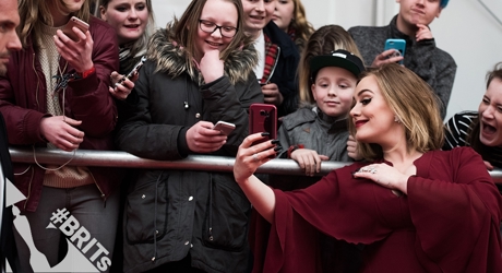 Adele (1)