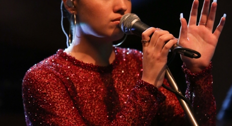 Mabel performing 'Finders Keepers' live at Abbey Road Studios
