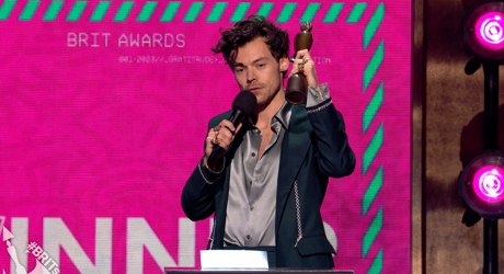 Harry Styles Receiving the Award for Best Pop/R&B Act