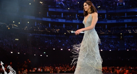 Dua Lipa accepting her award for British Female at The BRIT<span class='lowercase'>s</span> (1)