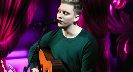 George Ezra performing at The BRIT<span class='lowercase'>s</span> Are Coming