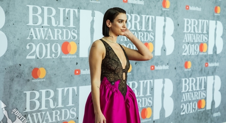 Dua Lipa on The BRIT<span class='lowercase'>s</span> 2019 Red Carpet