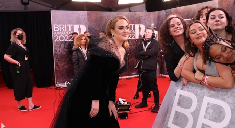 Adele (1)