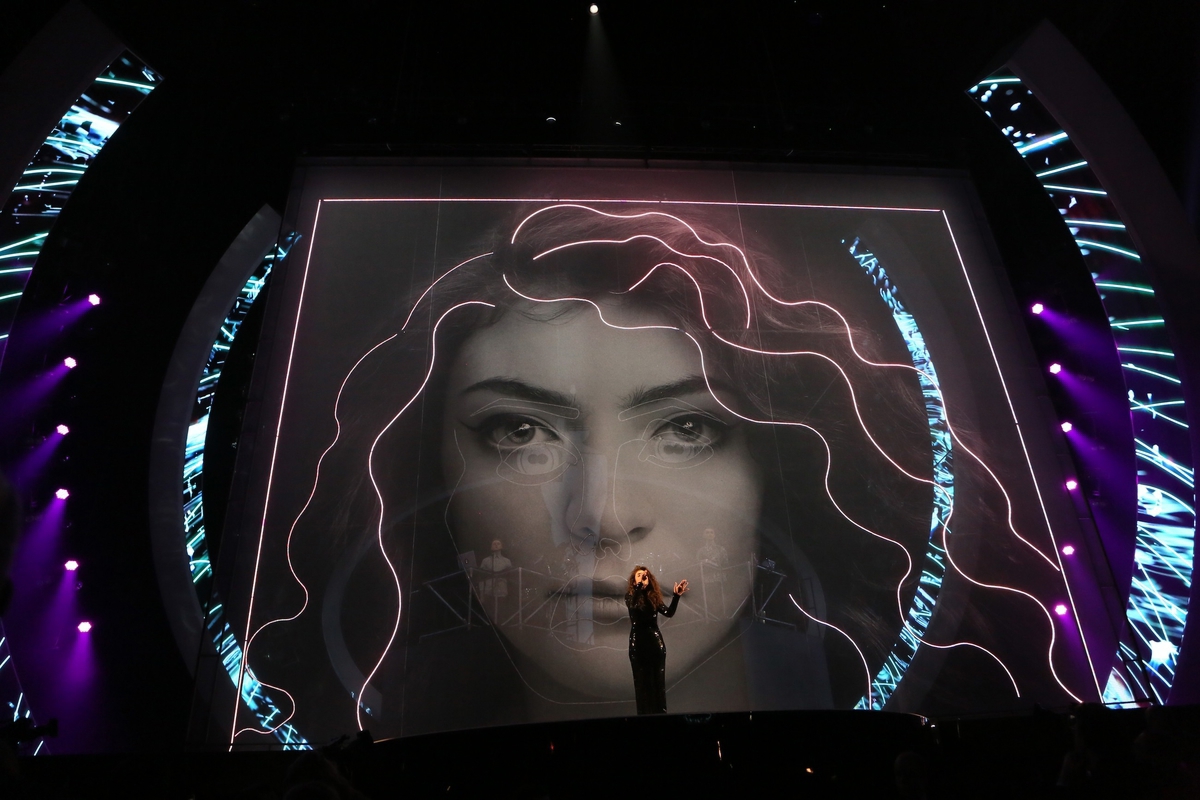 thumbnail interactive-video image 1 of Various Artists: Brit Awards 2014 – Album, Very Good Condition (Germany) 1 of 6