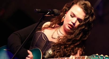Lola Young | BRITs Rising Star (2)